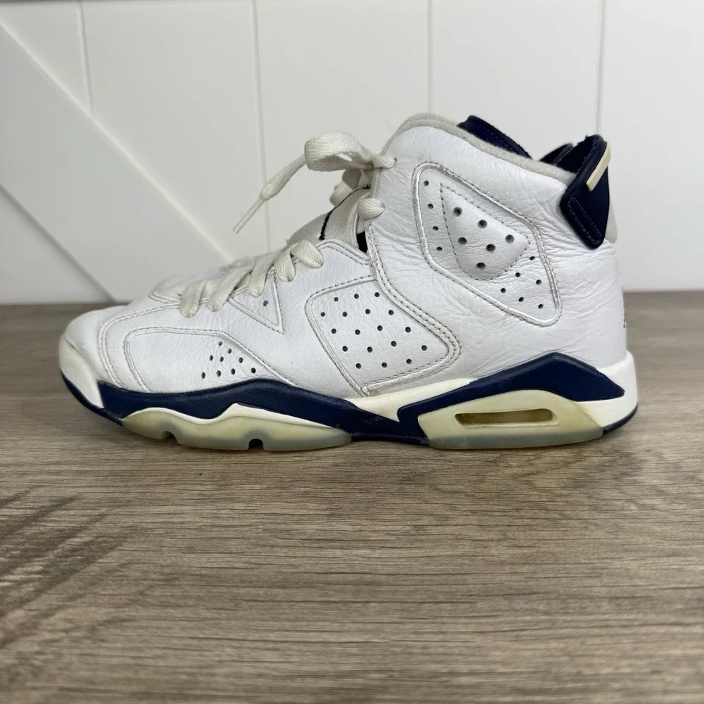 Nike Air Jordan 6 Retro Midnight Navy 384665-141‎ Size 6Y